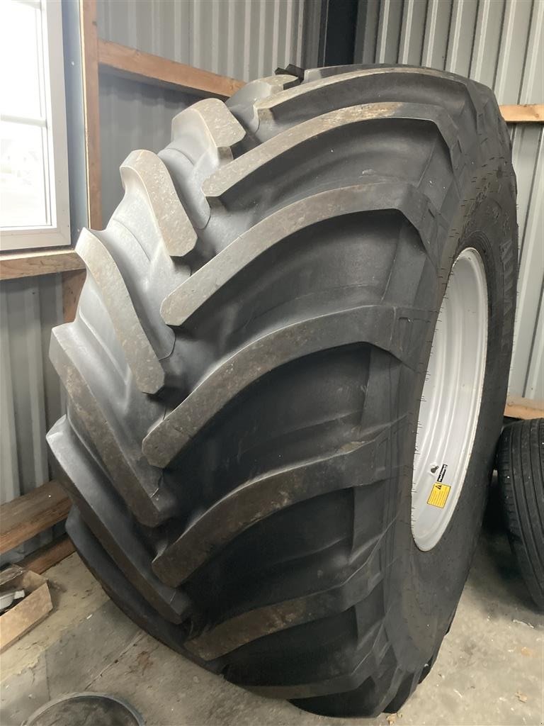 Sonstiges типа GoodYear 800/65-32 NYT dæk på original MF fælg str. 800/65R32, Gebrauchtmaschine в Vejle (Фотография 2)