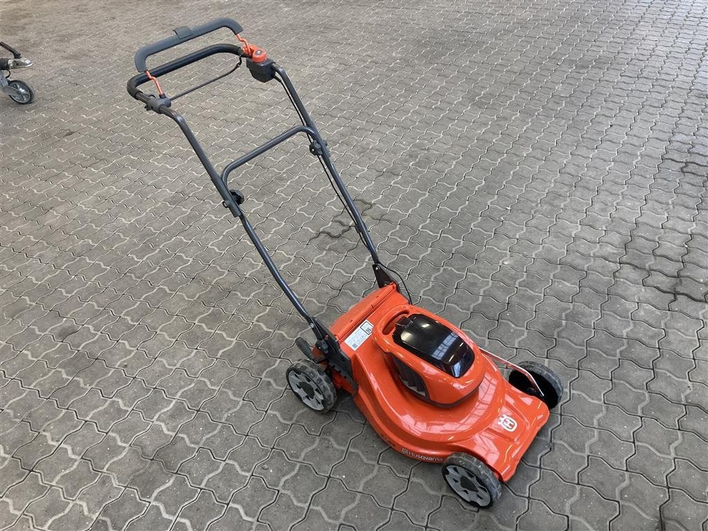 Sonstiges van het type Husqvarna LC 142 iS med batteri og lader., Gebrauchtmaschine in Lemvig (Foto 2)