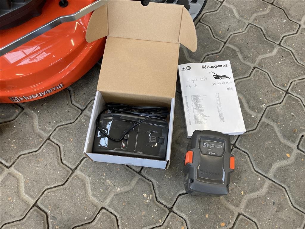 Sonstiges van het type Husqvarna LC 142 iS med batteri og lader., Gebrauchtmaschine in Lemvig (Foto 4)