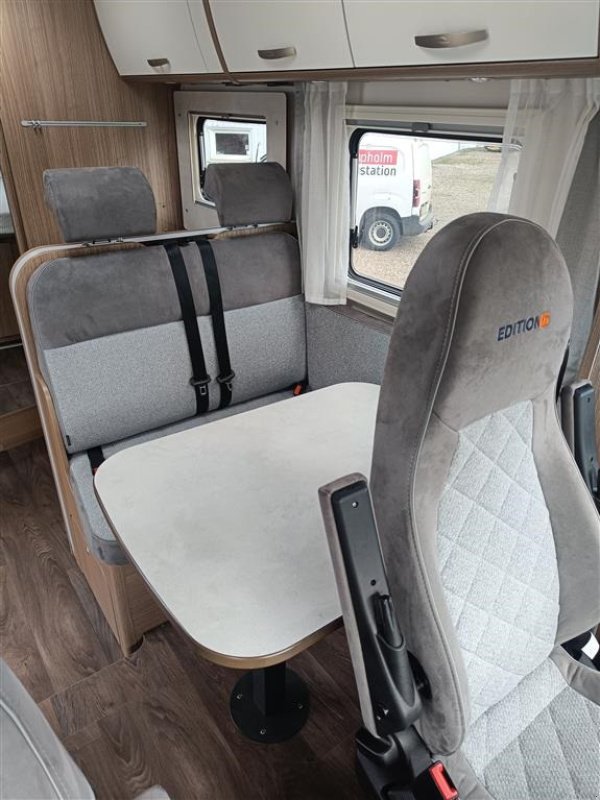 Sonstiges Türe ait Iveco Daily  Ducato 2.2 JTD 140 HK  Carado L449 15 Edition, Gebrauchtmaschine içinde Ejstrupholm (resim 4)