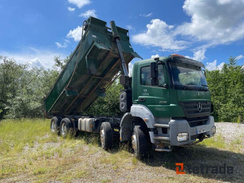 Sonstiges del tipo Mercedes-Benz AXOR 3236 8*4 RHD MED ISOLERET TIPLAD, Gebrauchtmaschine en Rødovre (Imagen 1)