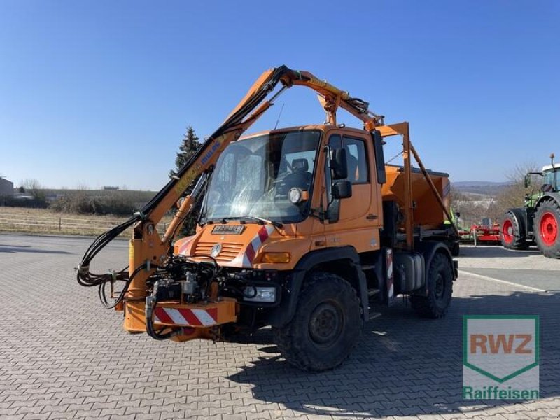 Sonstiges of the type Mercedes-Benz Unimog mit Auslegemäher, Gebrauchtmaschine in Diez (Picture 1)