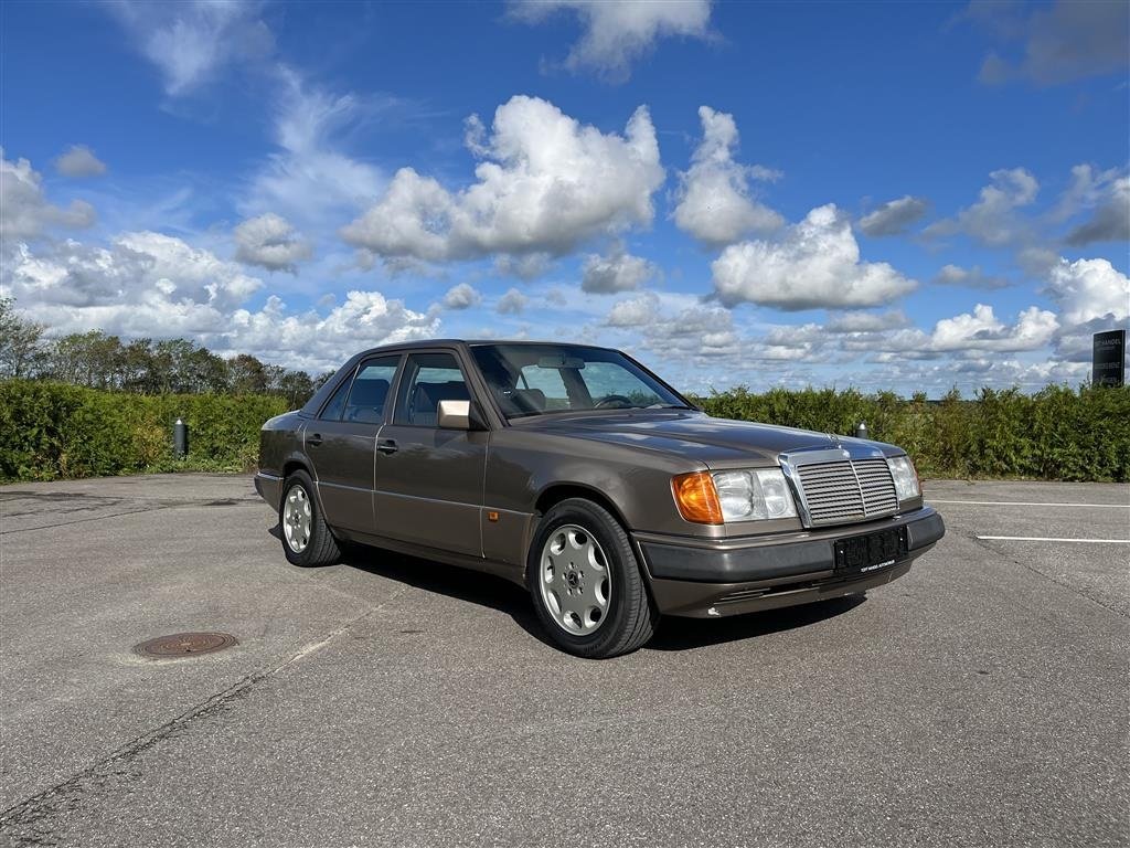 Sonstiges του τύπου Mercedes 300 d 6 cyl diesel med aut, Gebrauchtmaschine σε Brønderslev (Φωτογραφία 2)