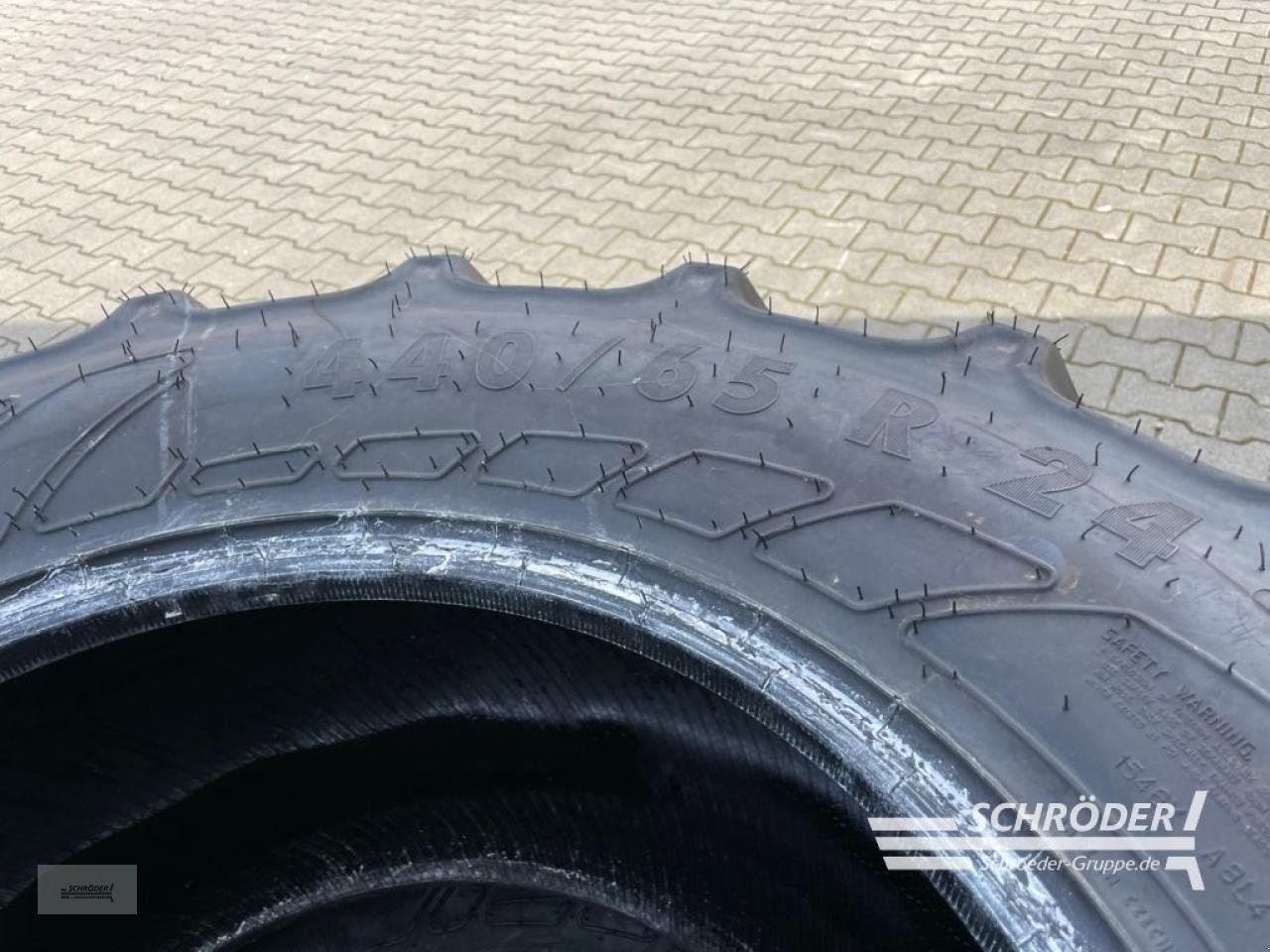 Sonstiges от тип Mitas 2X 440/65 R24, Neumaschine в Wildeshausen (Снимка 5)