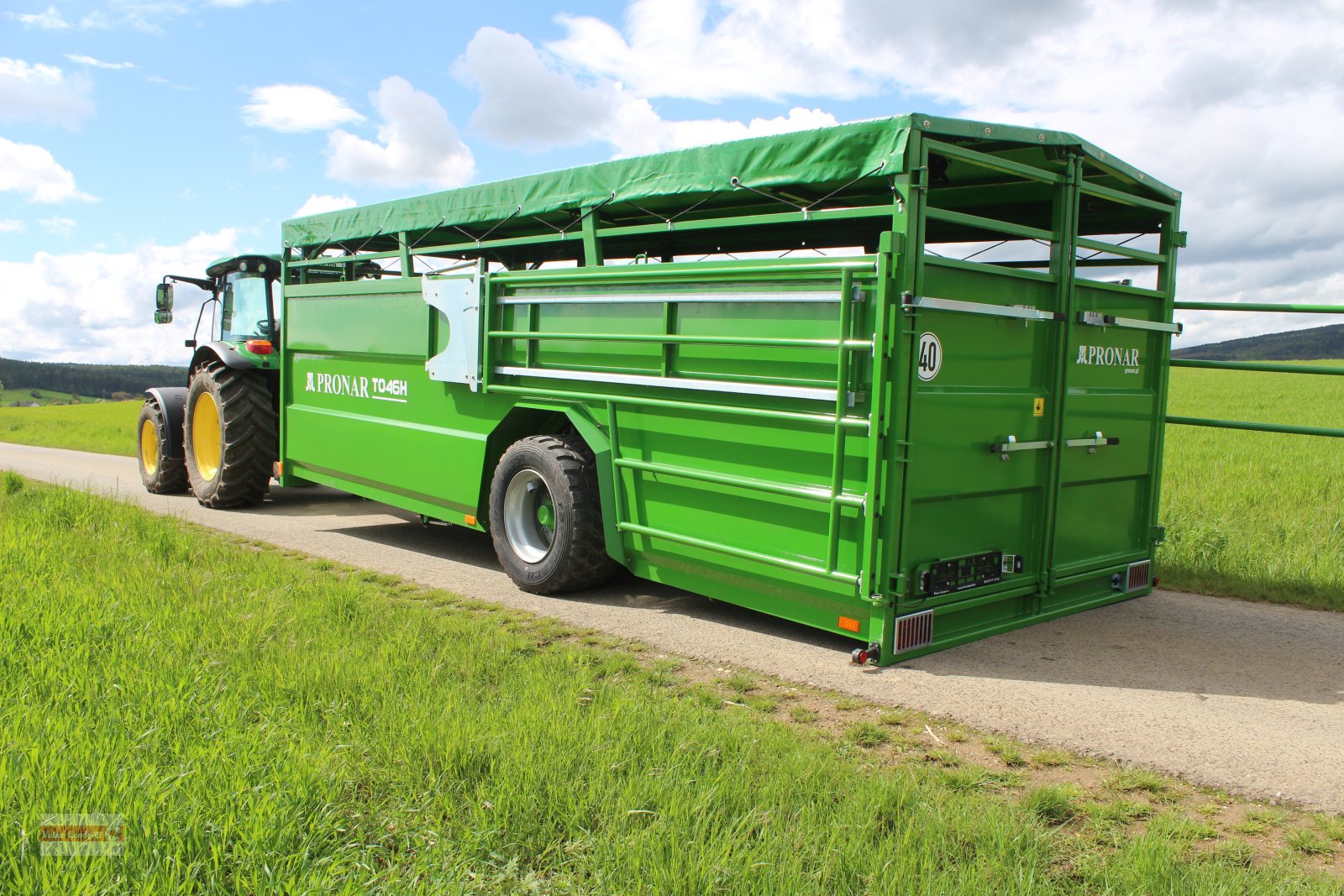 Sonstiges van het type PRONAR T 046 H Viehanhänger, Neumaschine in Ostheim/Rhön (Foto 1)