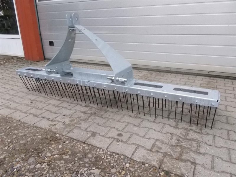 Sonstiges van het type Sonstige - Gårdspladsrive til 3 punktophæng og pallegafler 190 cm, Gebrauchtmaschine in Roslev (Foto 1)