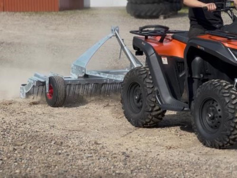 Sonstiges от тип Sonstige - Gårdspladsrive til ATV / UTV / havetraktor 190 cm med planerplanke, Gebrauchtmaschine в Roslev (Снимка 1)