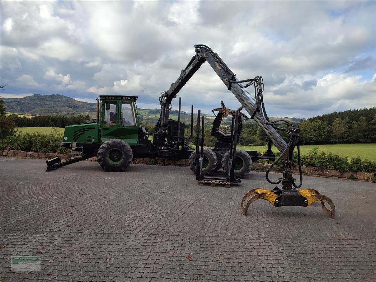 Sonstiges van het type Sonstige 208F Forwarder Rückezug, Gebrauchtmaschine in Kirchhundem (Foto 3)