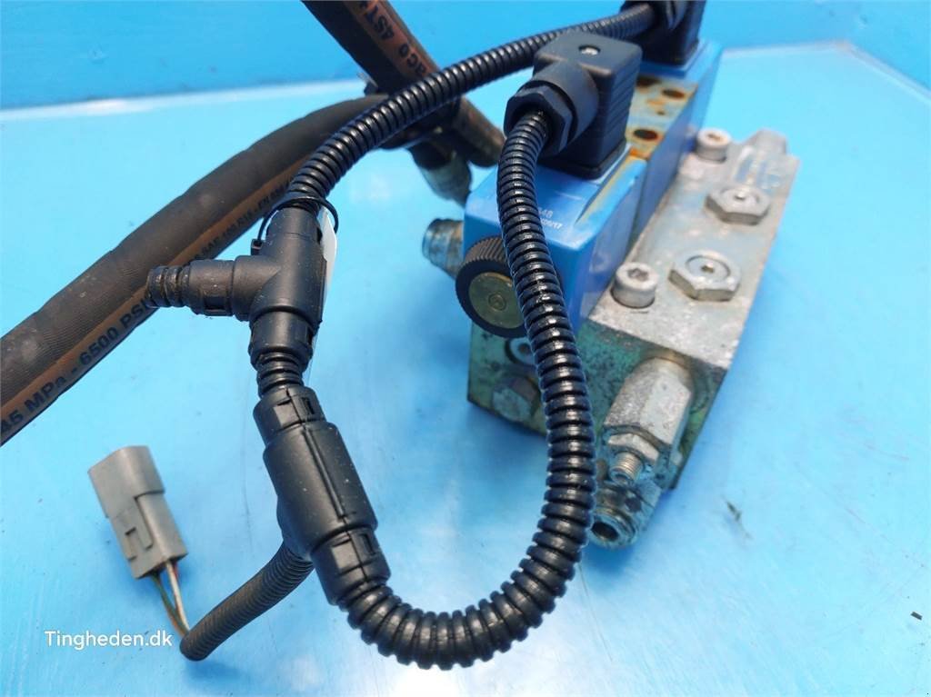 Sonstiges del tipo Sonstige Hydraulikventil 633AA00127A, Gebrauchtmaschine In Hemmet (Immagine 7)