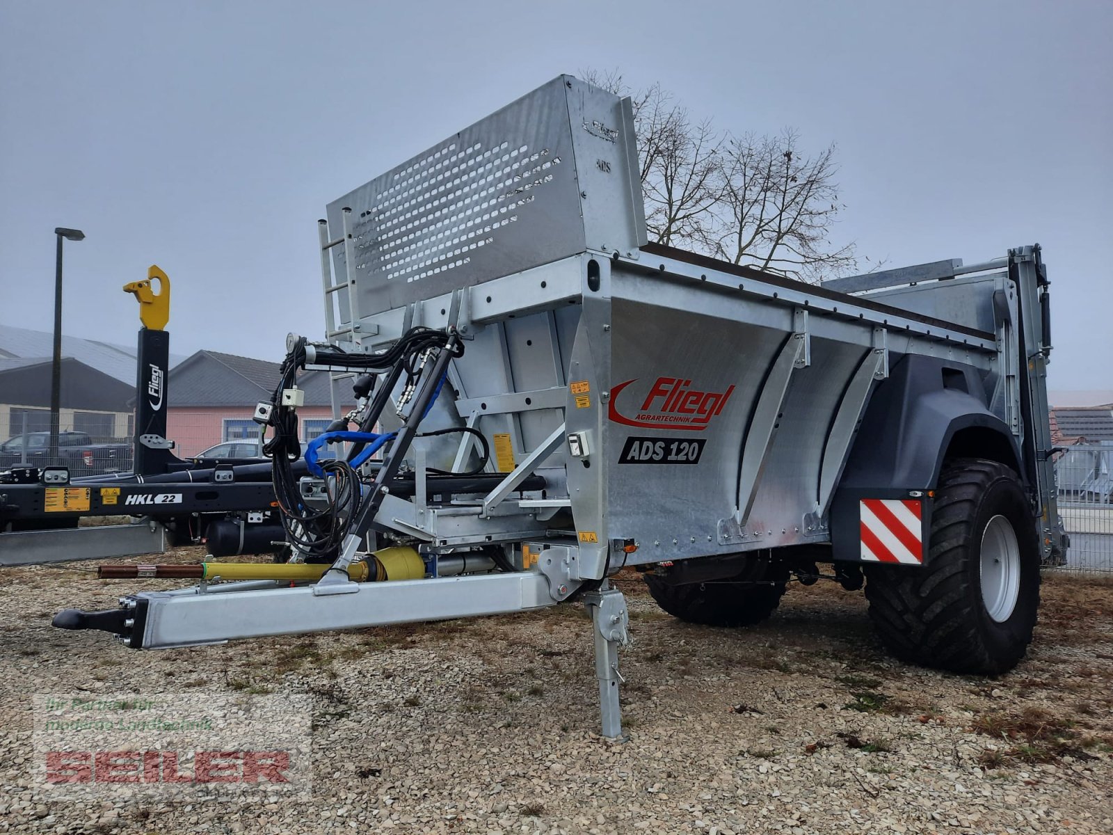 Stalldungstreuer of the type Fliegl ADS 120 Einachs 14m³, Neumaschine in Burghaslach (Picture 2)