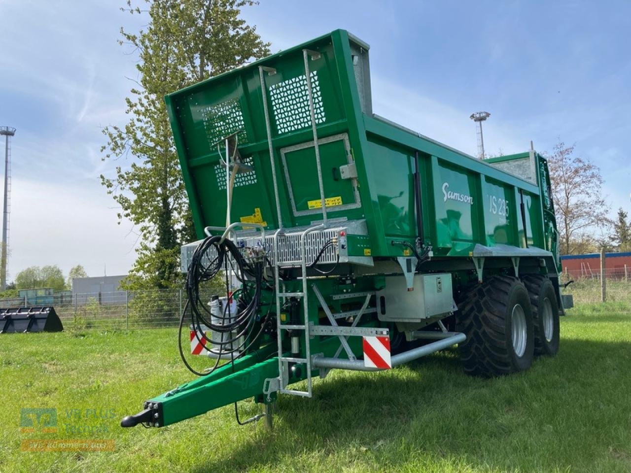 Stalldungstreuer van het type Samson US 235, Neumaschine in Osterburg (Foto 1)