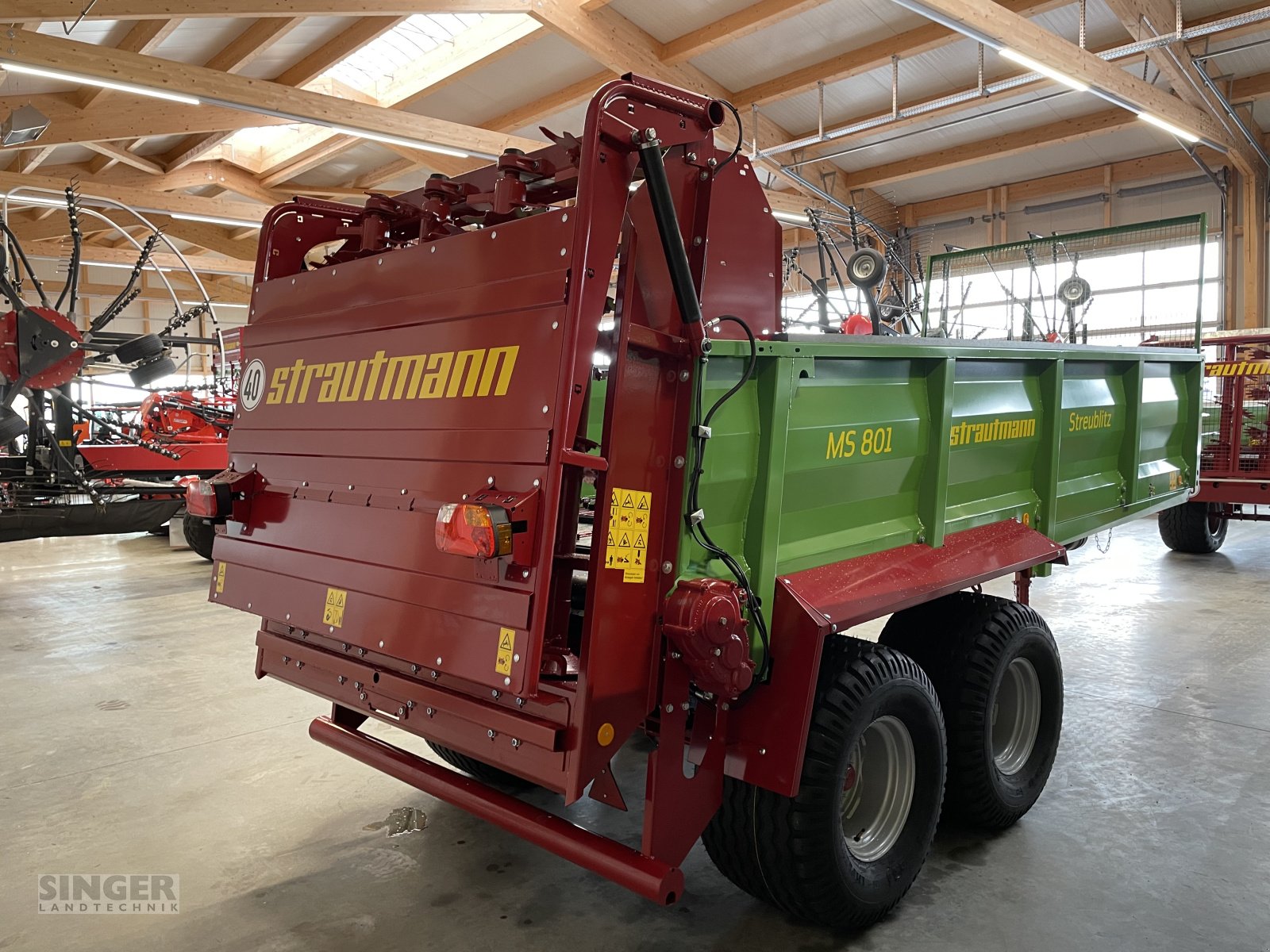 Stalldungstreuer van het type Strautmann MS 801, Neumaschine in Ebenhofen (Foto 5)