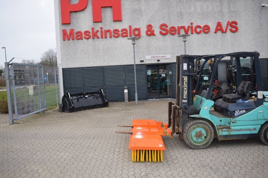 Straßenkehrmaschine des Typs Bema Bema 11 Multiclean, Gebrauchtmaschine in Fredensborg (Bild 1)