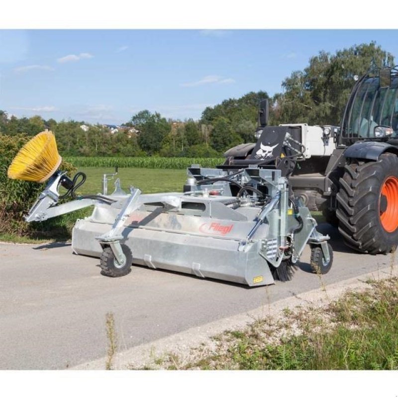 Straßenkehrmaschine van het type Fliegl FEJEKOST TYPE 500 - 2300 MM, Gebrauchtmaschine in Brønderslev (Foto 2)