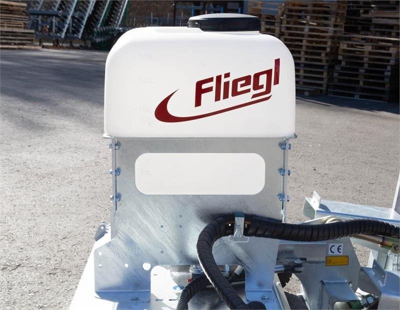 Straßenkehrmaschine des Typs Fliegl SPRØJTE SYSTEM MED 120 L TANK, Gebrauchtmaschine in Aalestrup (Bild 2)