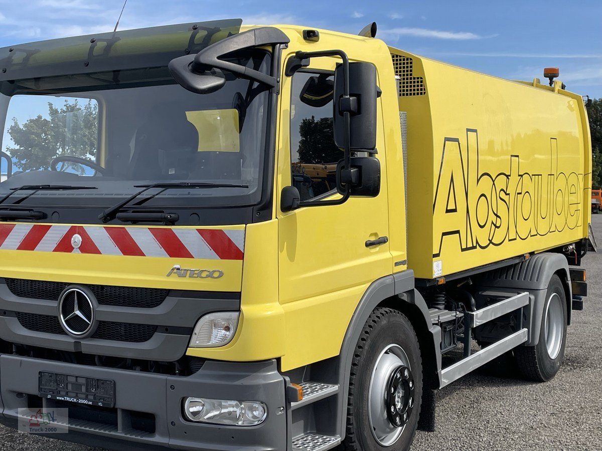 Straßenkehrmaschine van het type Mercedes-Benz Atego 1324 Kehrmaschine, Gebrauchtmaschine in Sottrum (Foto 23)