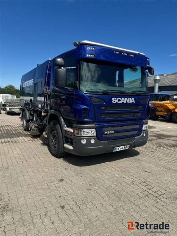 Straßenkehrmaschine του τύπου Sonstige SCANIA P250 FEJESUGEBIL, Gebrauchtmaschine σε Rødovre (Φωτογραφία 1)