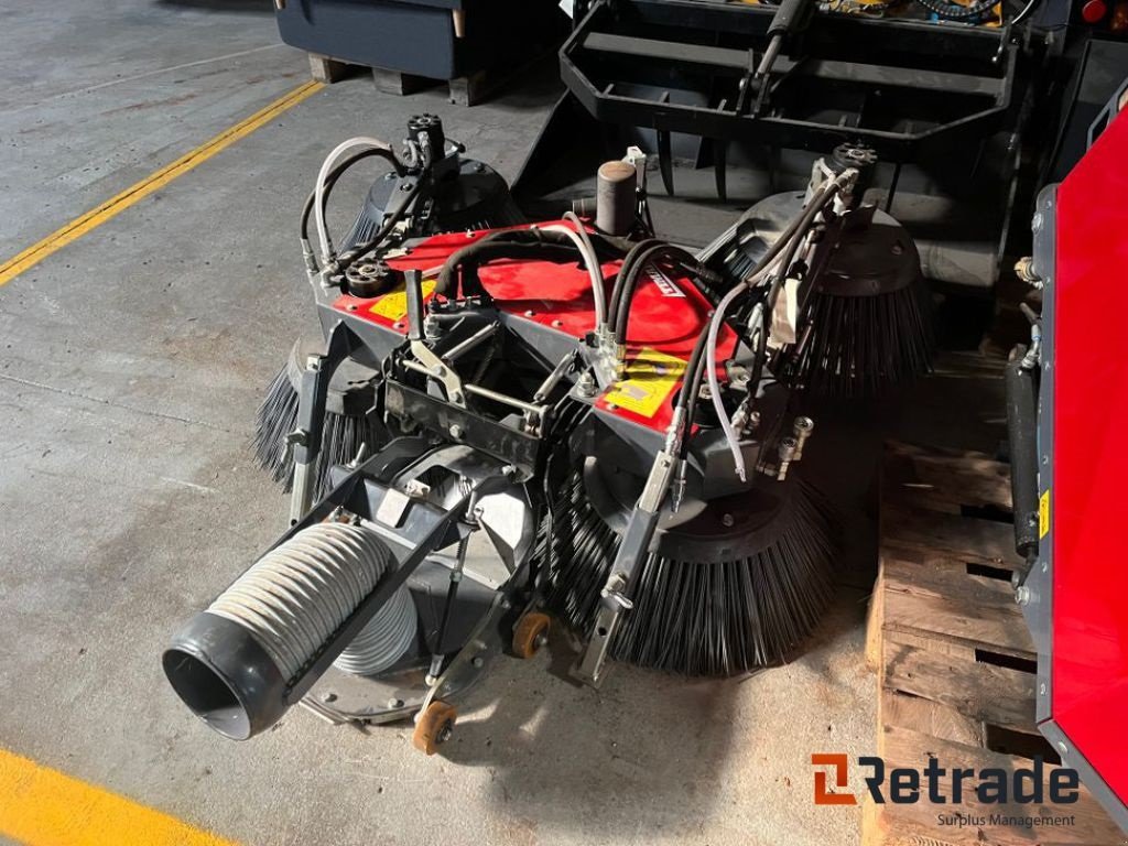 Straßenkehrmaschine typu Timan SUCTION SWEEPER HOPPER, Gebrauchtmaschine v Rødovre (Obrázek 3)