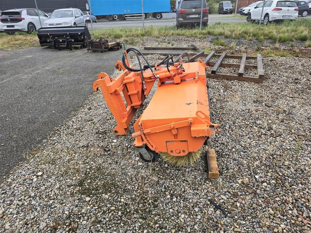 Straßenkehrmaschine typu Tuchel Plus 2.30, Gebrauchtmaschine v Solrød Strand (Obrázek 2)