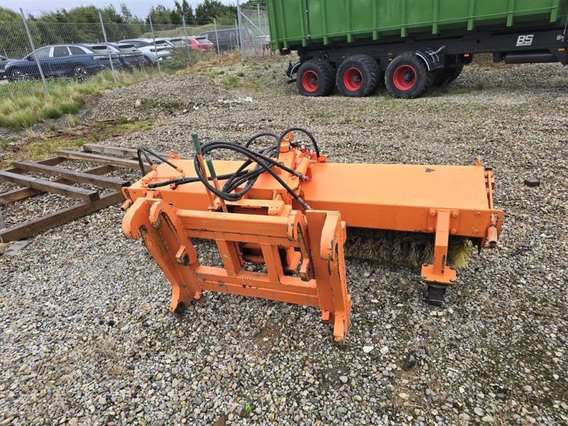 Straßenkehrmaschine des Typs Tuchel Plus 2.30, Gebrauchtmaschine in Solrød Strand