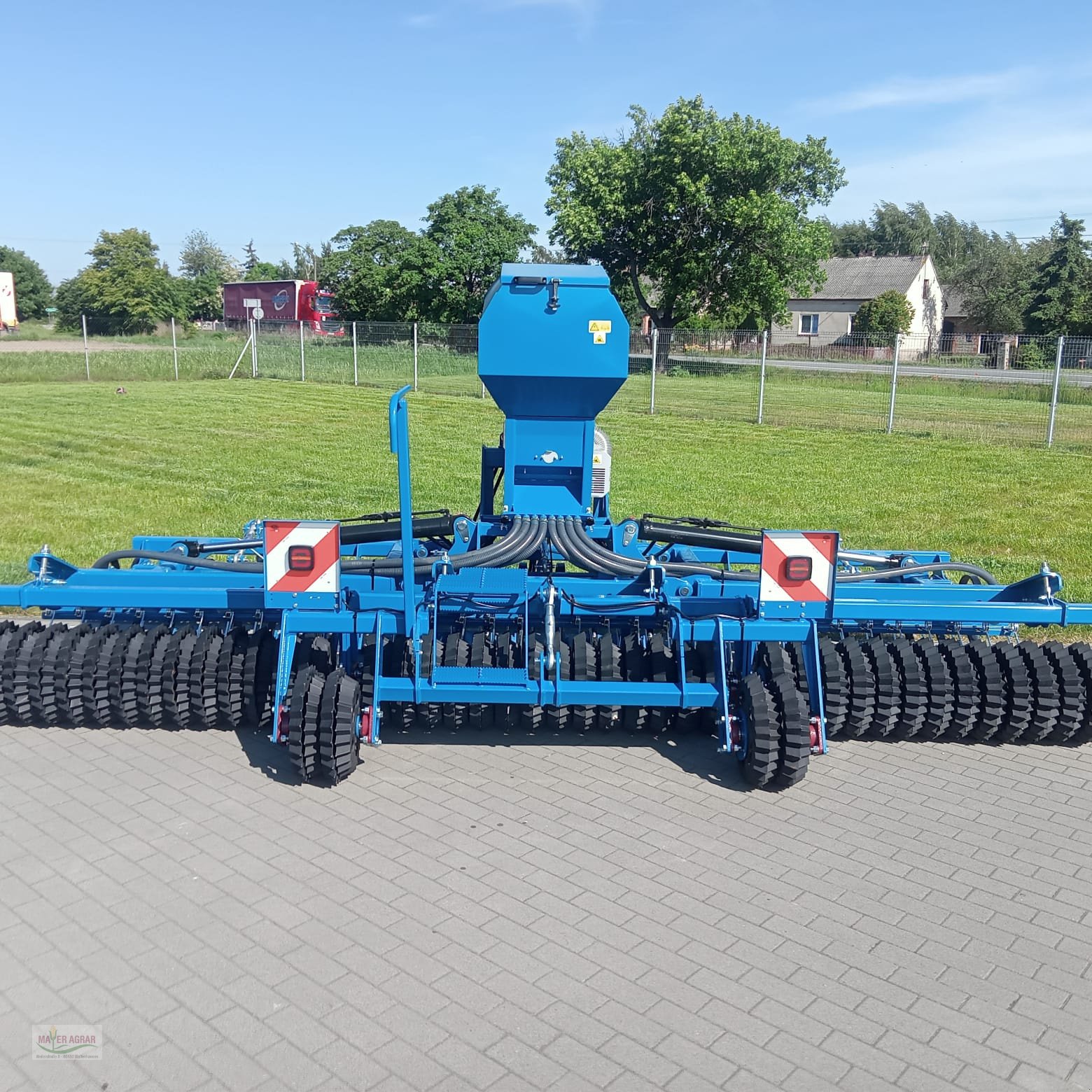 Striegel mit Nachsaateinrichtung typu Agriwir Grass Mix 5, Neumaschine w Waltenhausen (Zdjęcie 5)