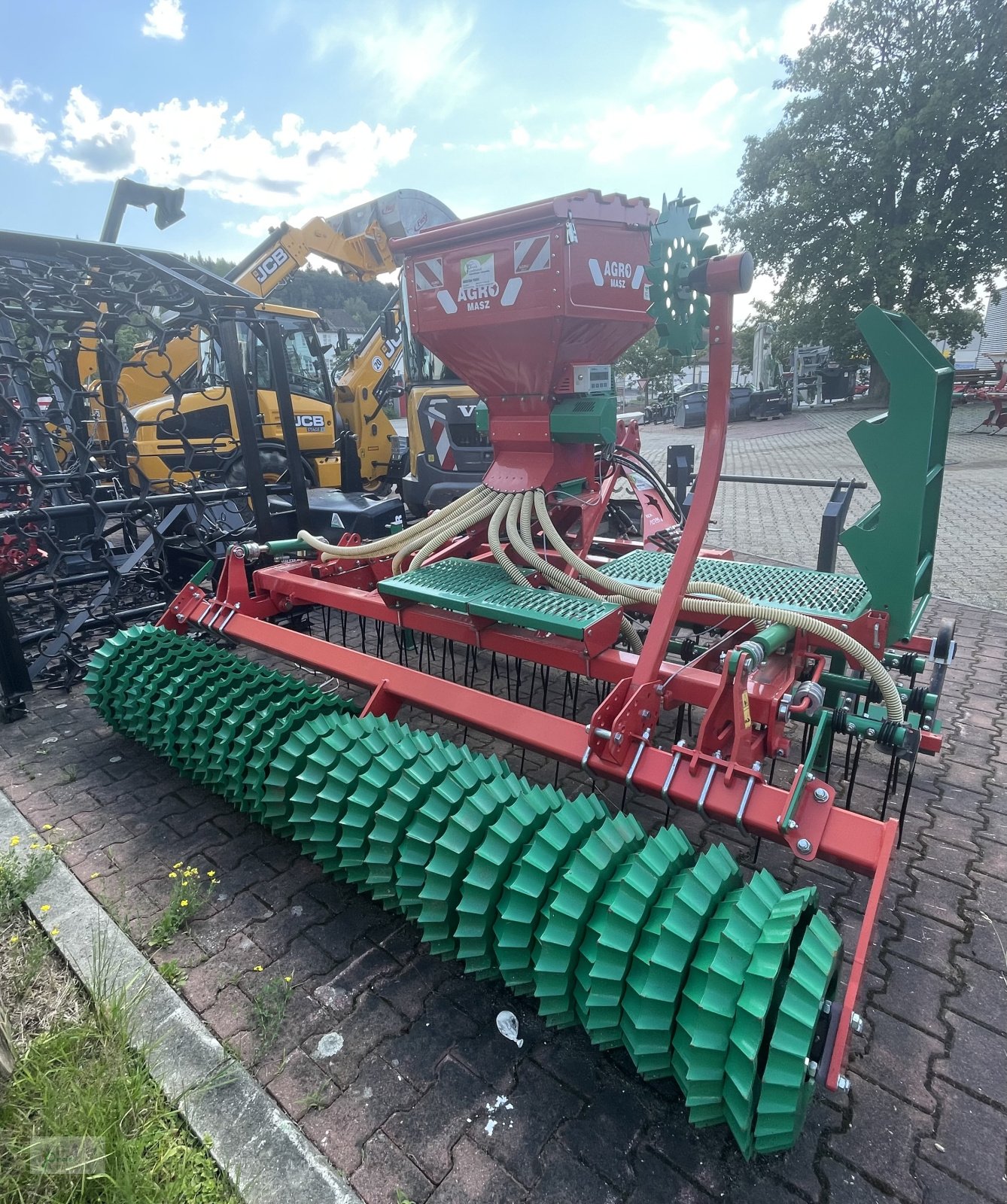 Striegel mit Nachsaateinrichtung des Typs Agro-Masz Grass 300, Neumaschine in Bad Kötzting (Bild 4)