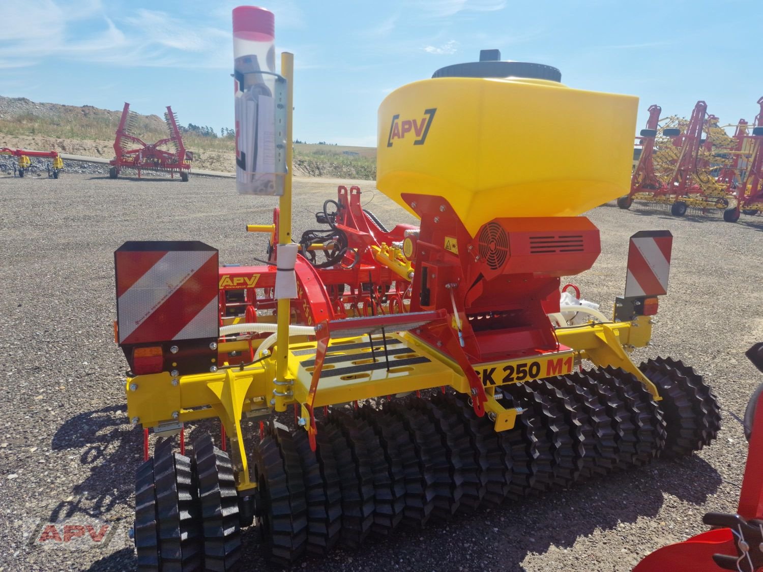 Striegel mit Nachsaateinrichtung typu APV GK 250 M1 Full Edition, Gebrauchtmaschine v Hötzelsdorf (Obrázek 1)