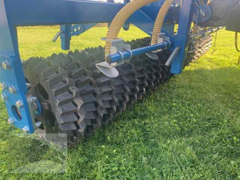 Striegel mit Nachsaateinrichtung des Typs Grassmix 3.0 Plus Bergedition Sternwalze Striegel, Neumaschine in Hermannsburg (Bild 3)