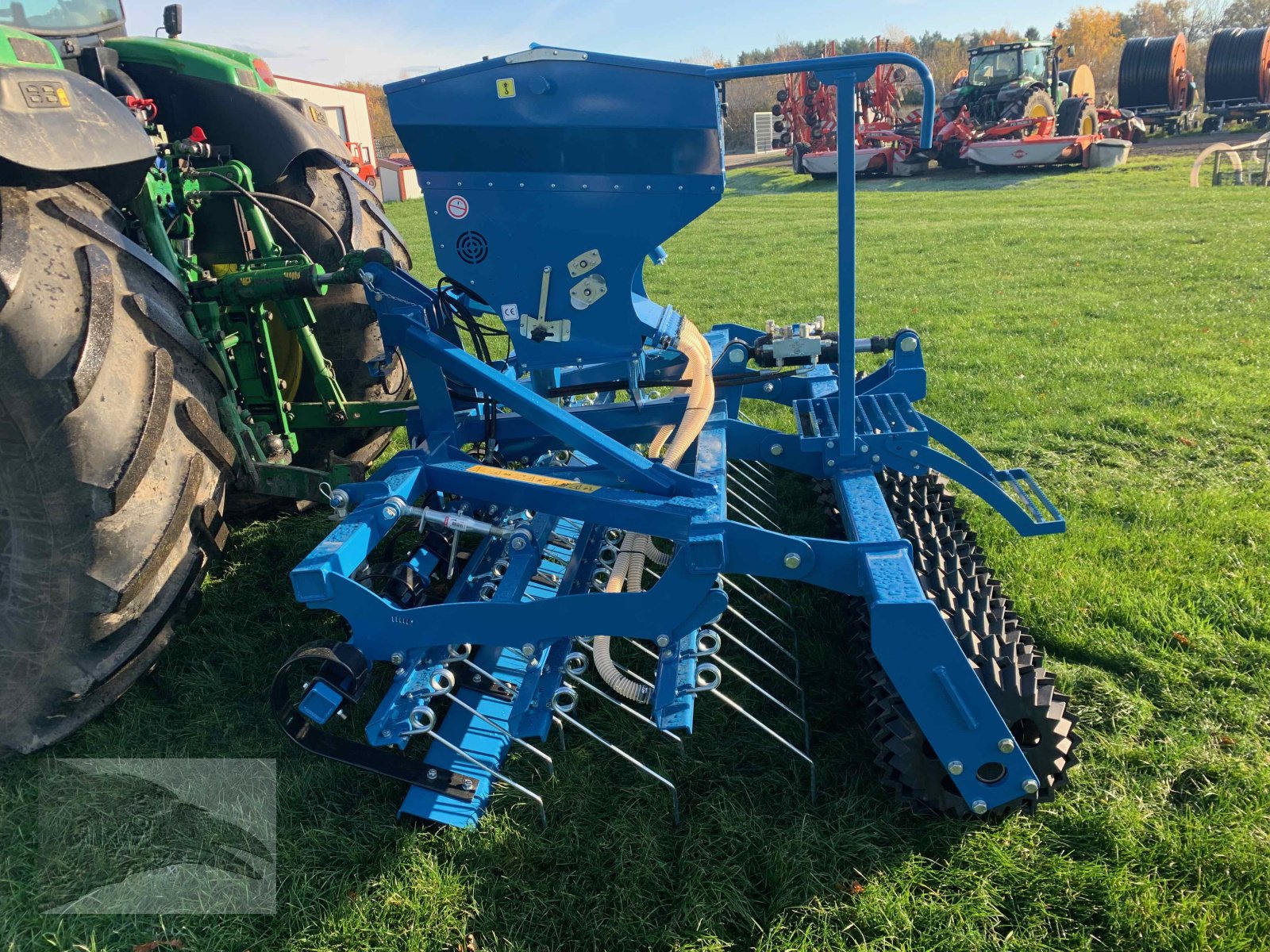 Striegel mit Nachsaateinrichtung typu Grassmix Wiesenstriegel 3m mit Sternwalze, Neumaschine v Hermannsburg (Obrázek 5)