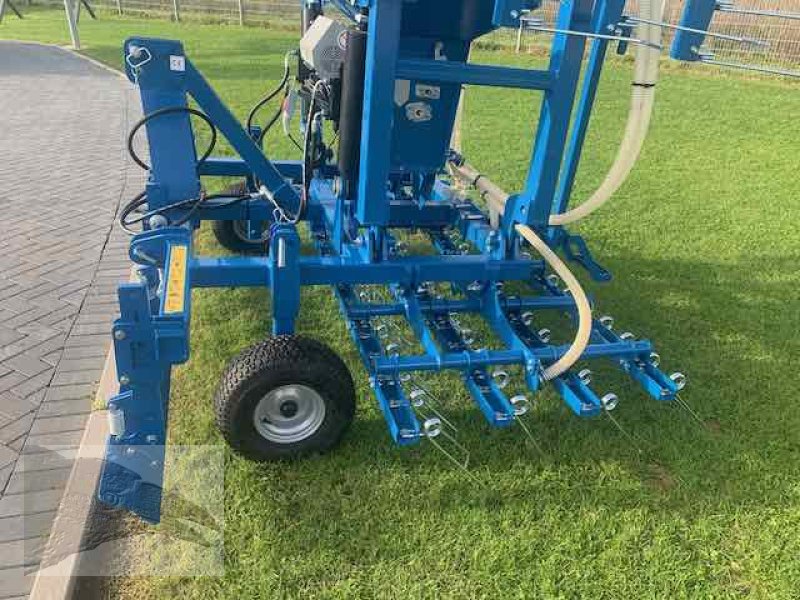 Striegel mit Nachsaateinrichtung a típus Grassmix Wiesenstriegel 6m mit Nachsaatgerät, Neumaschine ekkor: Trier (Kép 13)