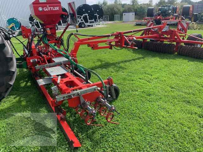 Striegel mit Nachsaateinrichtung van het type Güttler Greenmaster 600 mit Prismenwalze, Gebrauchtmaschine in Hermannsburg (Foto 10)