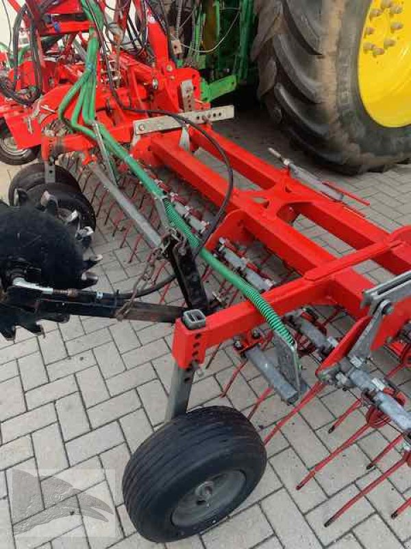 Striegel mit Nachsaateinrichtung van het type Güttler Greenmaster 600 mit Prismenwalze, Gebrauchtmaschine in Hermannsburg (Foto 18)