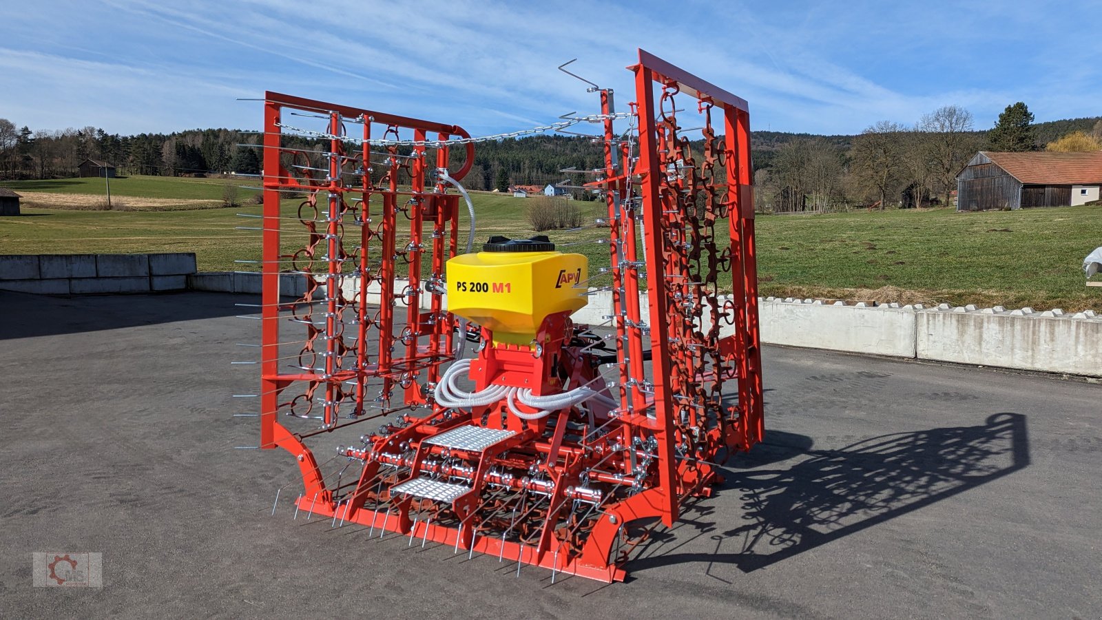 Striegel mit Nachsaateinrichtung of the type Jar-Met 6m Wiesenstriegel Wiesenschleppe Striegel Netz APV pneumatik Streuer, Neumaschine in Tiefenbach (Picture 11)