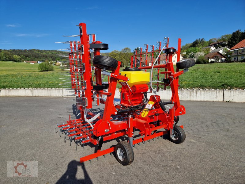 Striegel mit Nachsaateinrichtung des Typs Jar-Met Wiesenstriegel 6m APV Pneumatisch, Neumaschine in Tiefenbach (Bild 1)