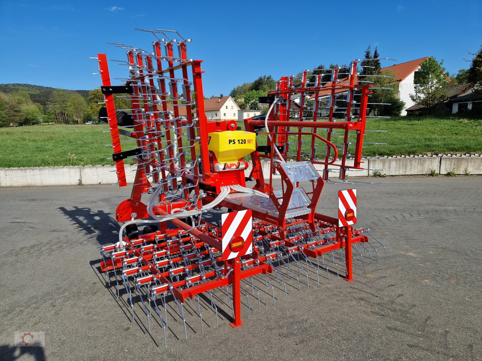 Striegel mit Nachsaateinrichtung des Typs Jar-Met Wiesenstriegel 6m APV Pneumatisch, Neumaschine in Tiefenbach (Bild 10)