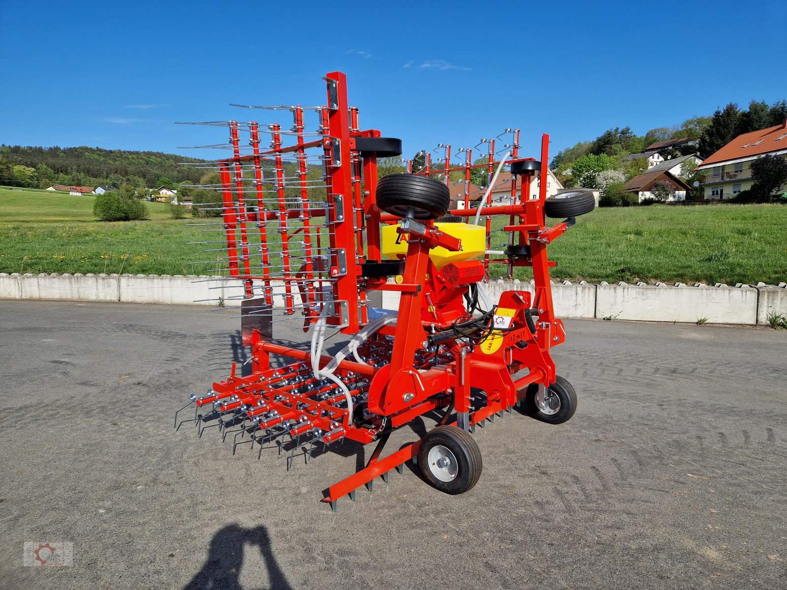 Striegel mit Nachsaateinrichtung des Typs Jar-Met Wiesenstriegel 6m APV Pneumatisch, Neumaschine in Tiefenbach (Bild 14)