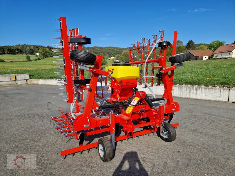 Striegel mit Nachsaateinrichtung of the type Jar-Met Wiesenstriegel 6m APV Pneumatisch, Neumaschine in Tiefenbach (Picture 1)