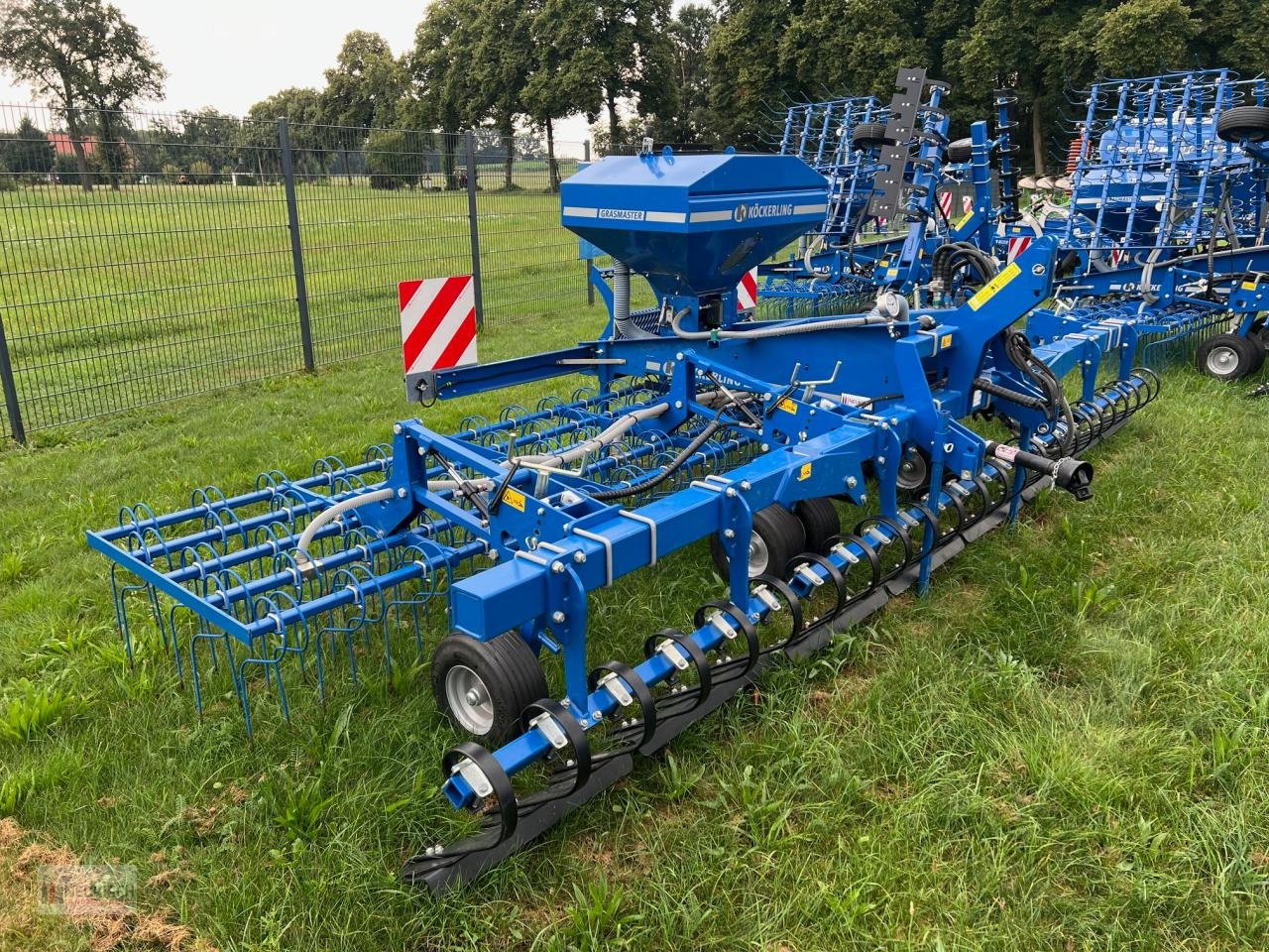 Striegel mit Nachsaateinrichtung del tipo Köckerling Grasmaster 600, Neumaschine en Delbrück-Westenholz (Imagen 4)