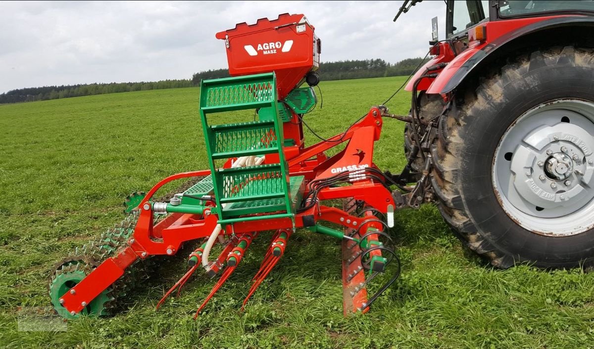 Striegel mit Nachsaateinrichtung Türe ait Sonstige Agro Masz Grass 300-Nachsaatmaschine-NEU, Neumaschine içinde Eberschwang (resim 4)