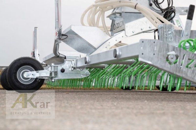 Striegel mit Nachsaateinrichtung des Typs Zocon Grünlandstriegel Greenkeeper Plus 6m / 8m mit Sägerät, Neumaschine in Königsberg (Bild 4)