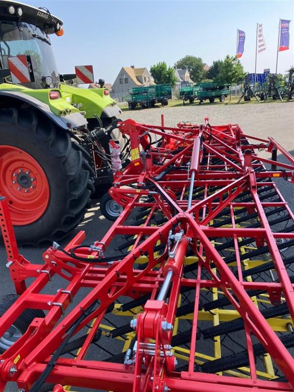 Striegel van het type APV VS 900 M1, Neumaschine in Grimma (Foto 5)