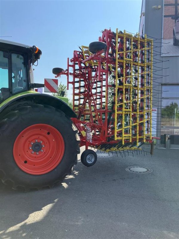 Striegel van het type APV VS 900 M1, Neumaschine in Grimma (Foto 8)