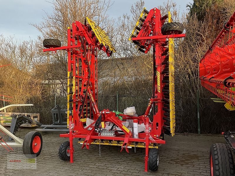 Striegel des Typs APV VS 900, Neumaschine in Berßel (Bild 1)