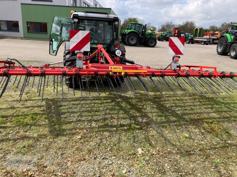 Striegel van het type Brix STRAW MAX-P STR 720H, Neumaschine in Aurich (Foto 1)