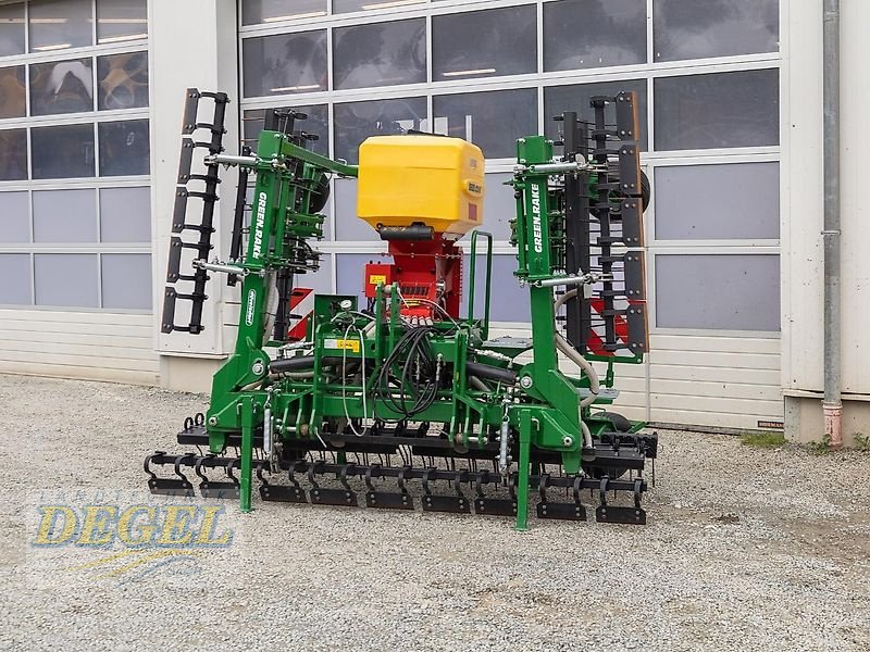 Striegel van het type Düvelsdorf Green Rake expert 6 m, Vorführmaschine in Feilitzsch (Foto 1)