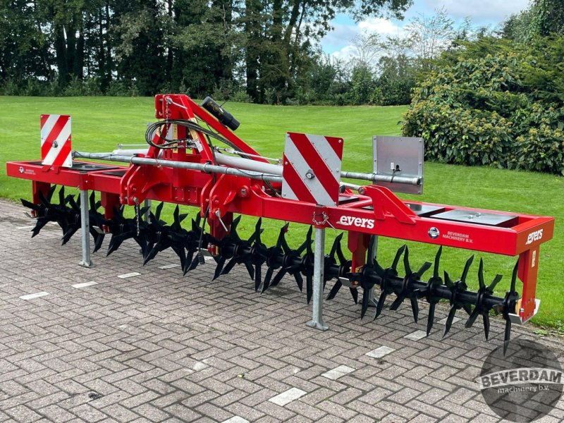 Striegel van het type Evers GB-5 Graslandbeluchter, Neumaschine in Vriezenveen