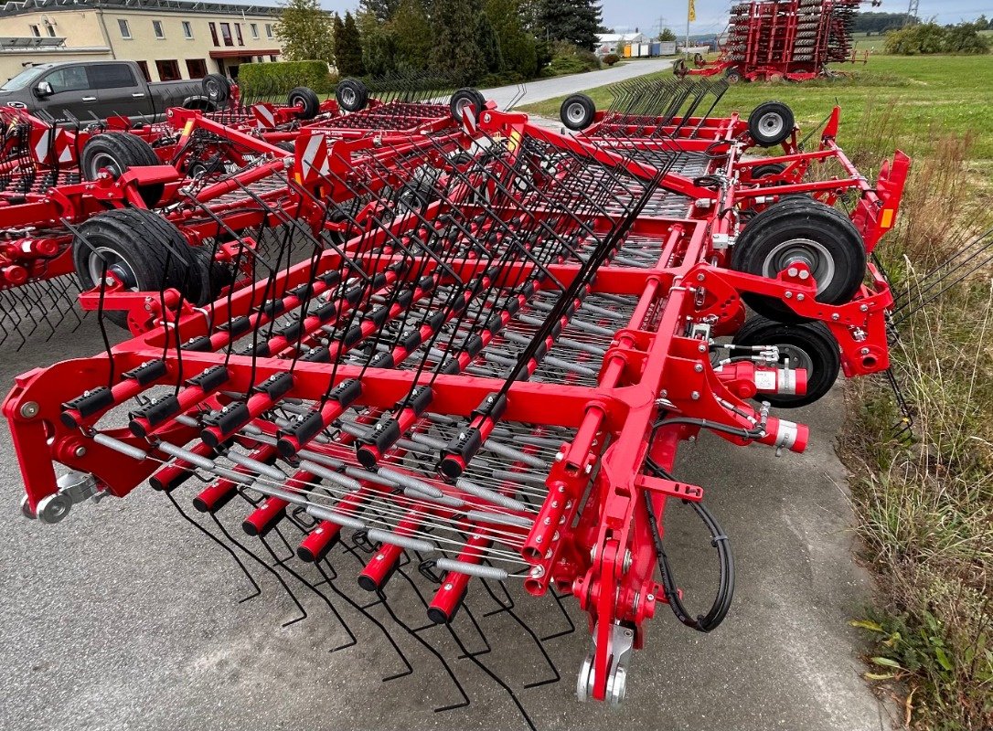 Striegel del tipo Horsch Cura 12 ST, Neumaschine en Ebersbach (Imagen 4)