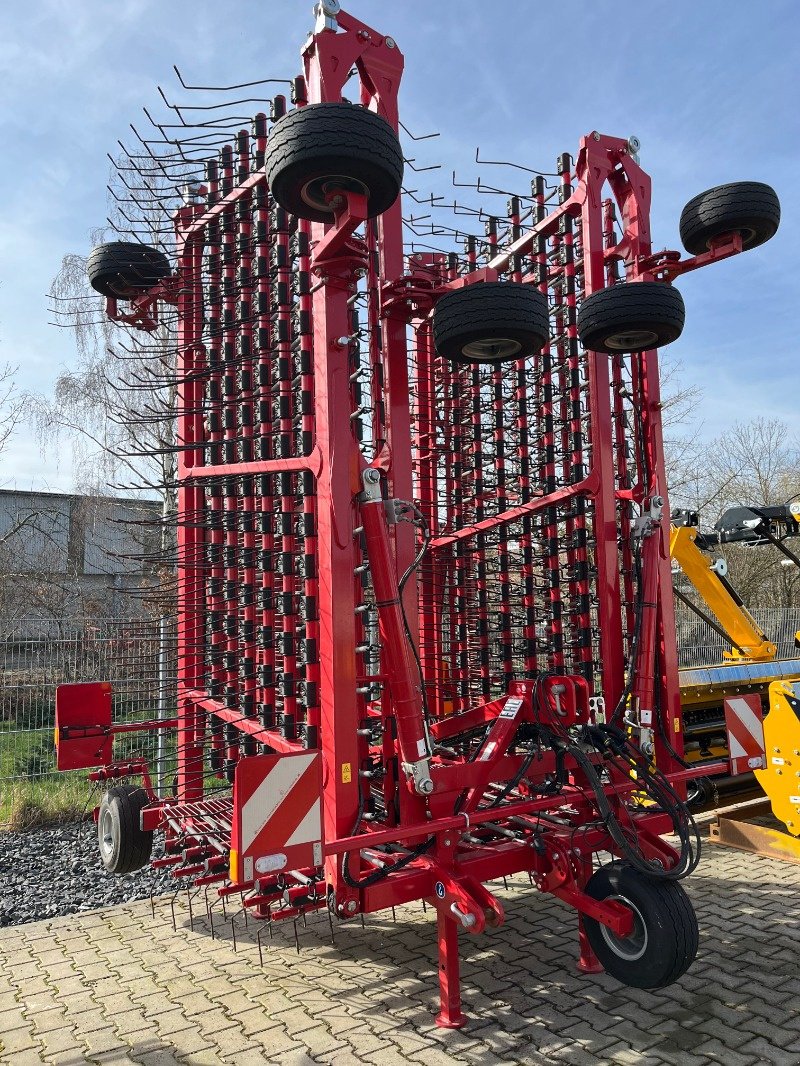 Striegel del tipo Horsch Cura 15 ST, Neumaschine en Ebersbach (Imagen 1)