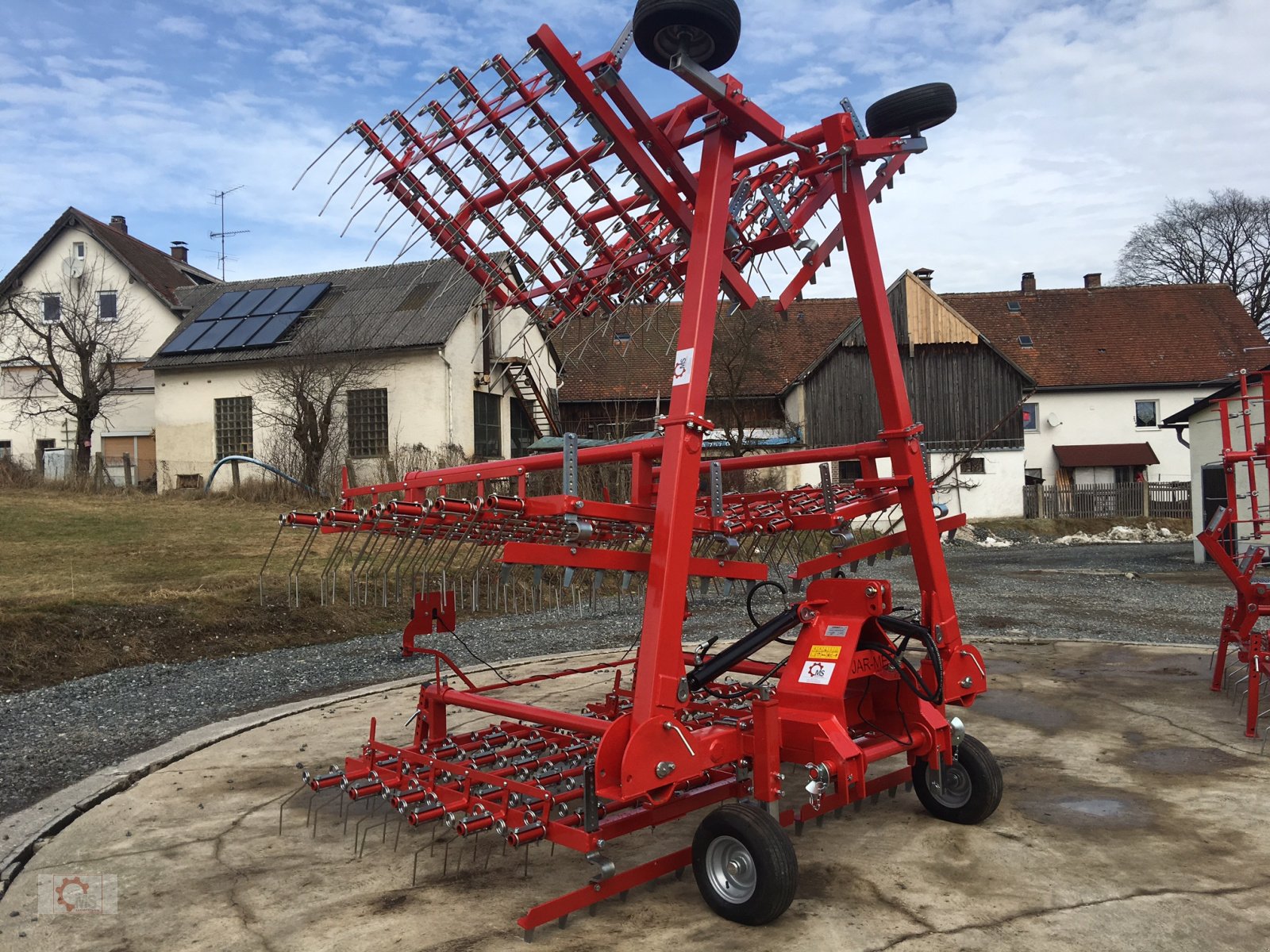 Striegel типа Jar-Met 9m mit Crossboard Wiesenstriegel, Neumaschine в Tiefenbach (Фотография 4)