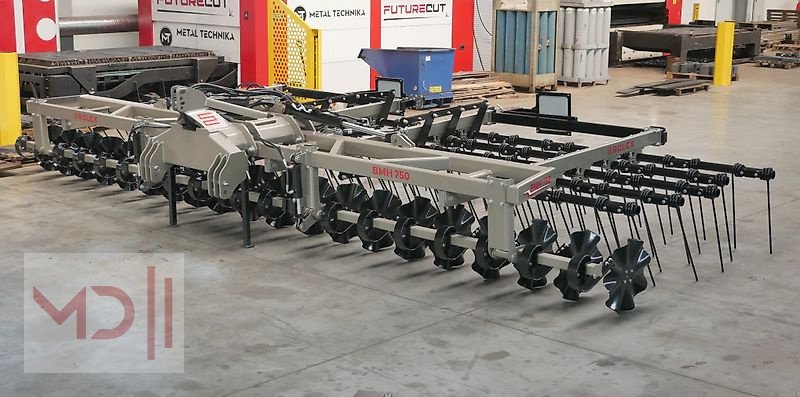 Striegel van het type MD Landmaschinen RX Strohstriegel  Hydraulisch klappbar BMH 3,0 m 5,0m, 6,2m ,7,5m, Neumaschine in Zeven (Foto 4)